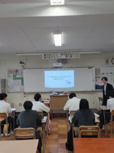 埼玉県立蓮田松韻高等学校での進路説明会の様子